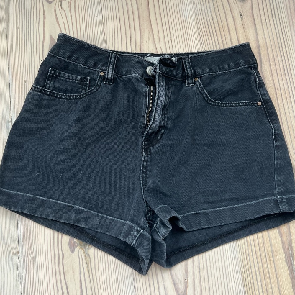 Black High-waisted Mom Shorts